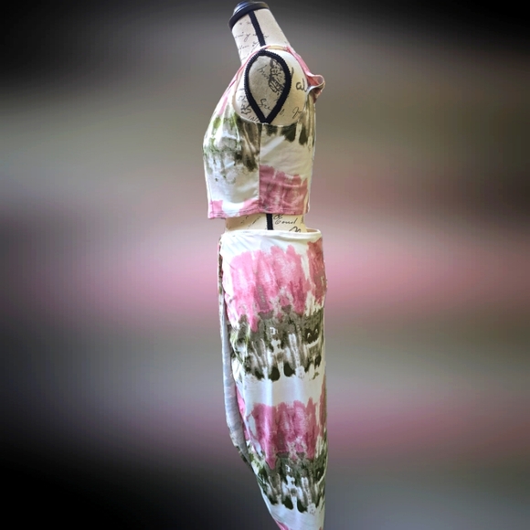 Venus 2-piece crop top and high waist skirt - Picture 5 of 8